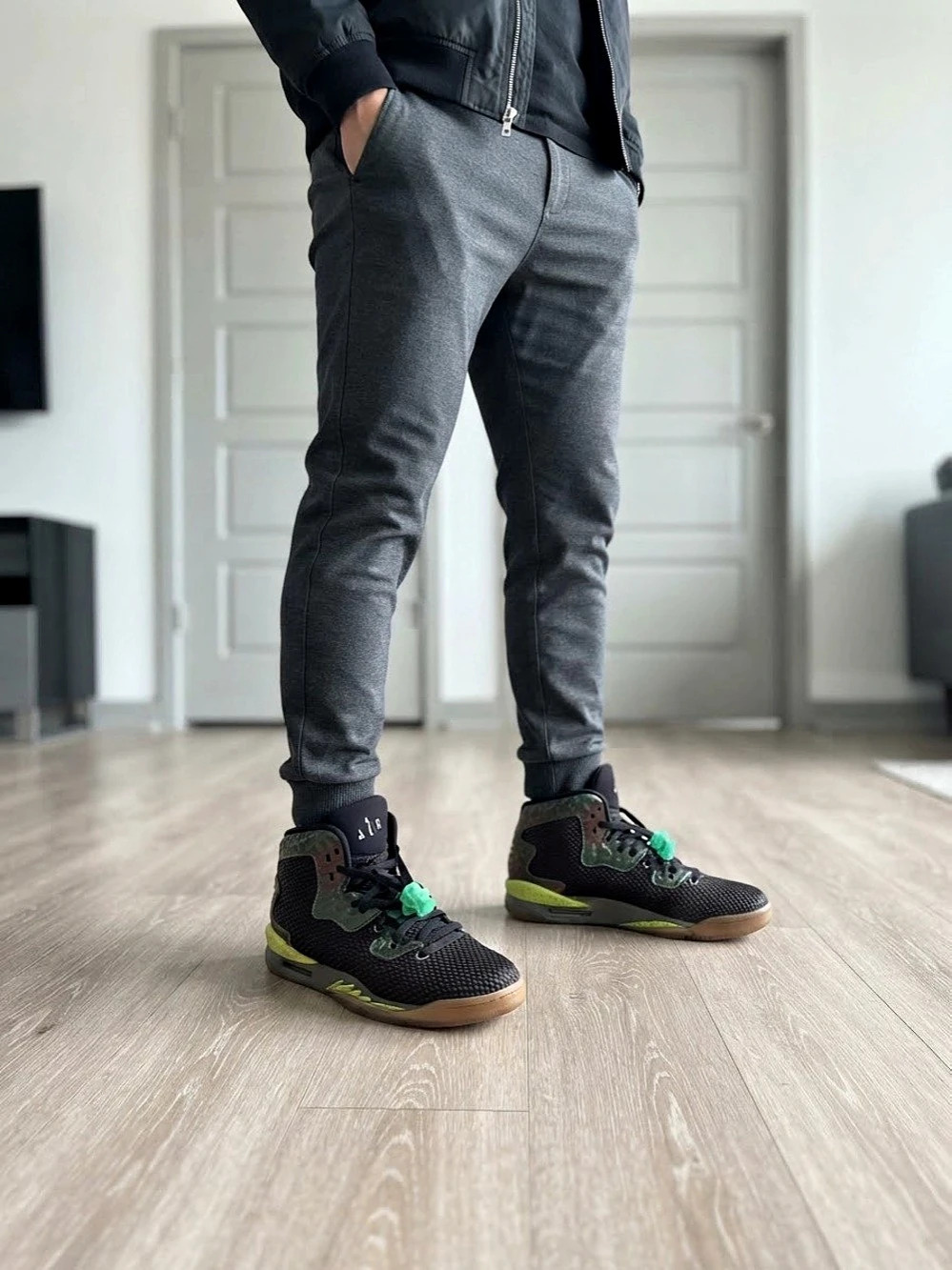 Jordan Air Jordan 1 Flight High-Top Sneakers Black & Green US 9.5